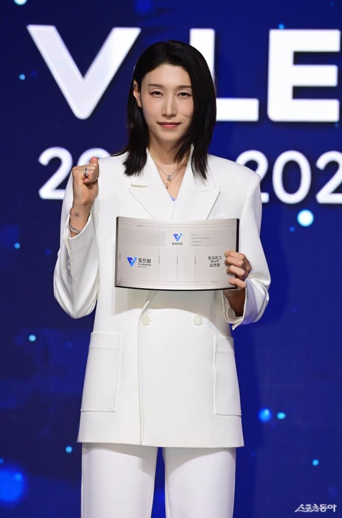 2026년 최신 김연경 은퇴 후 예능 감독 근황, 연봉·재산, 레즈설, 이다영 루머까지 총정리